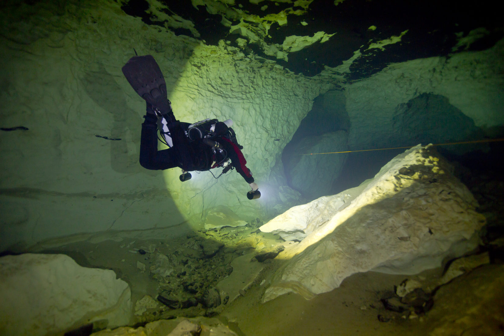 Technical Lights Illuminate the Unknown with Bigblue Dive Lights